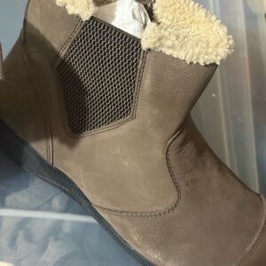 DREW Women's Chocolate Brown Winter Boots